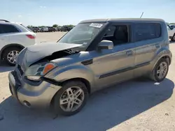 KIA Vehiculos salvage en venta: 2010 KIA Soul +