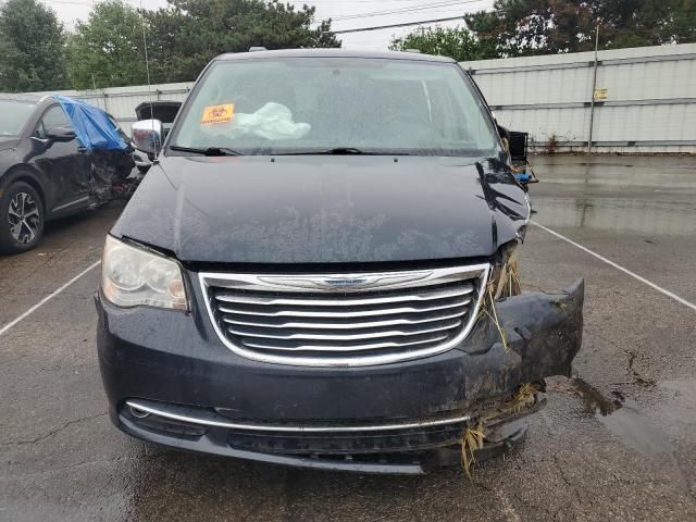 2014 Chrysler Town & Country Touring L