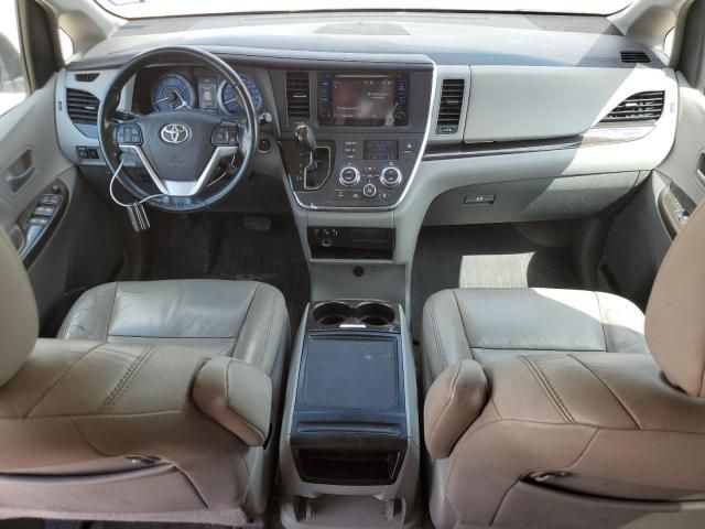 2016 Toyota Sienna XLE