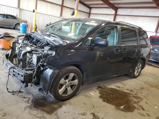 2016 Toyota Sienna LE