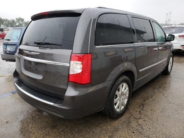 2016 Chrysler Town & Country Touring