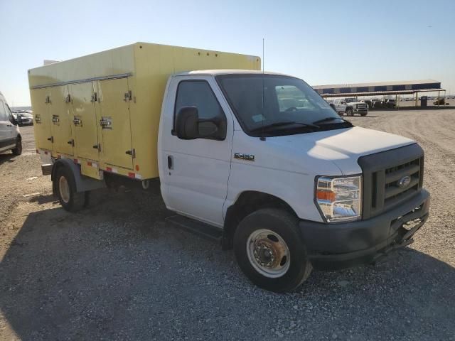 2017 Ford Econoline E450 Super Duty Cutaway Van