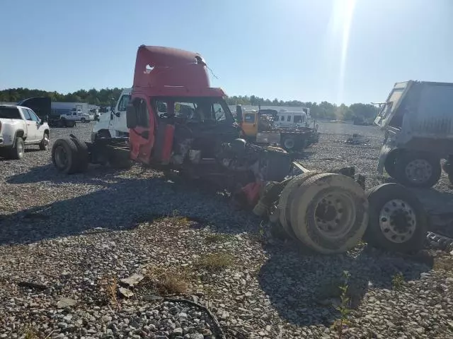 2016 Freightliner Cascadia 125