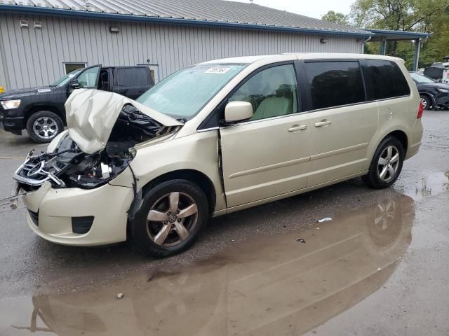 2010 Volkswagen Routan SE