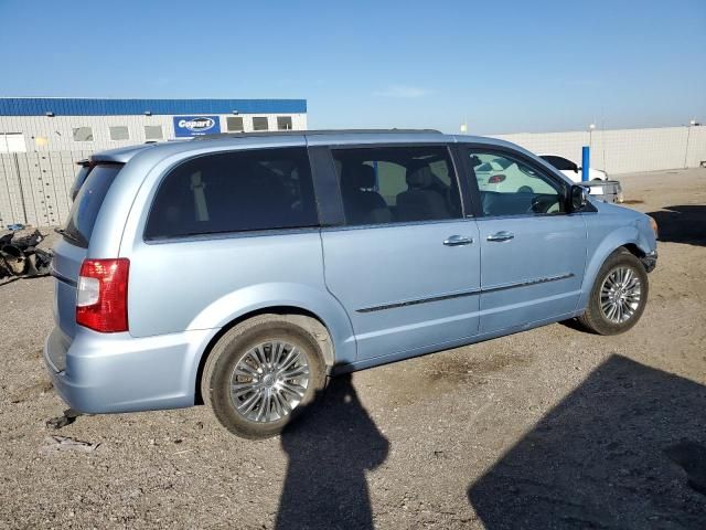 2013 Chrysler Town & Country Touring L