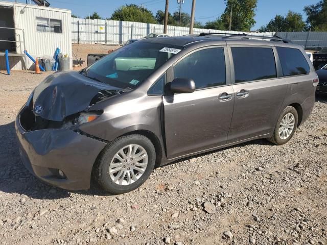 2013 Toyota Sienna XLE