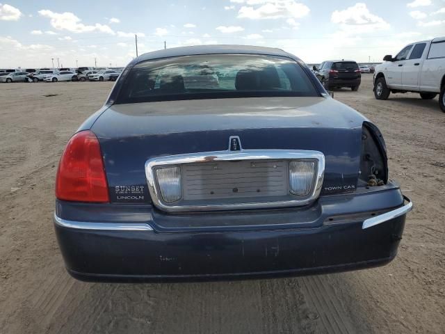 2003 Lincoln Town Car Executive