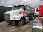 2005 Mack 600 CXN600