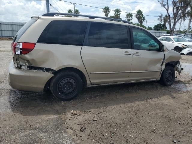 2005 Toyota Sienna XLE