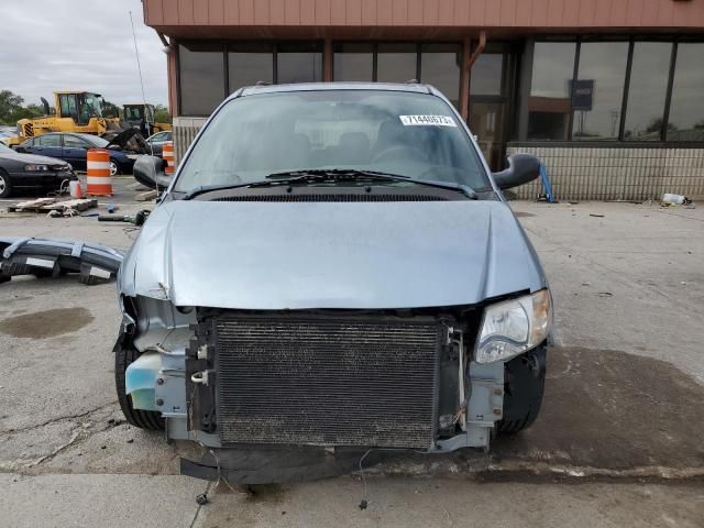 2005 Dodge Grand Caravan SE