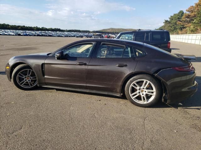 2018 Porsche Panamera 4