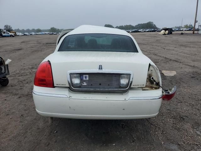 2006 Lincoln Town Car Signature Limited