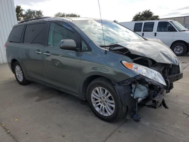 2013 Toyota Sienna XLE