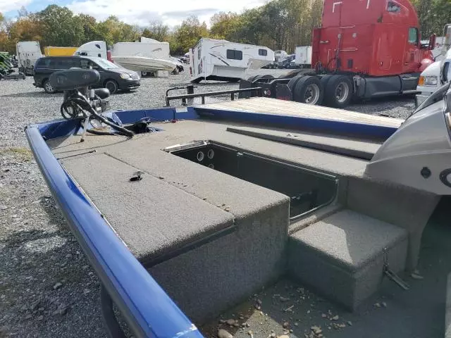 2019 Cruisers Yachts Marine Trailer