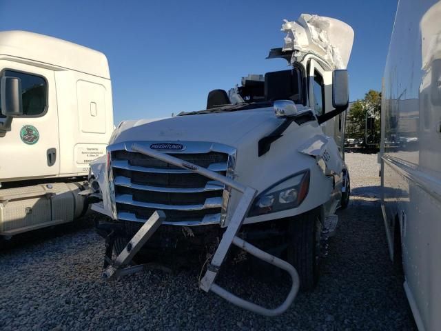 2018 Freightliner Cascadia 126