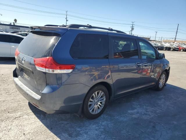 2014 Toyota Sienna XLE