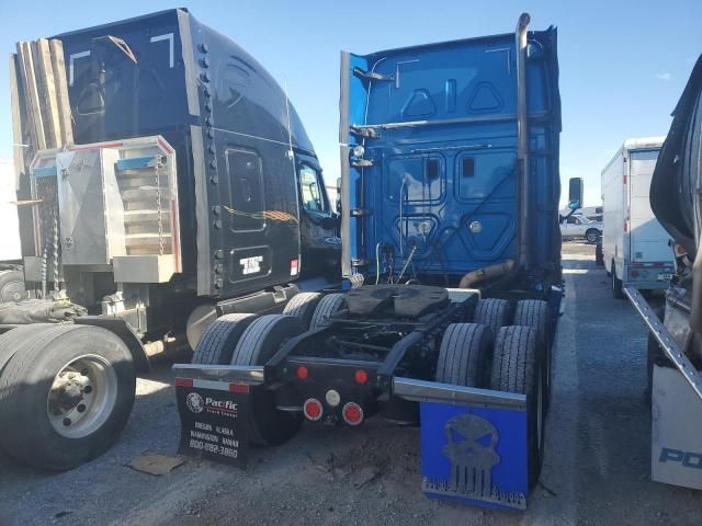 2014 Freightliner Cascadia 125