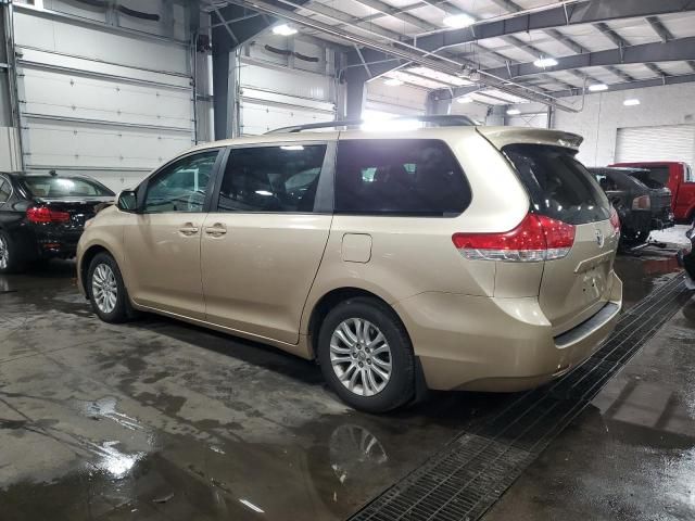 2012 Toyota Sienna XLE