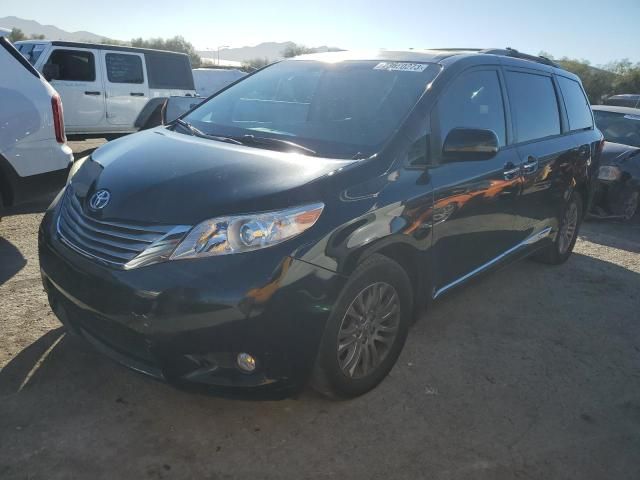 2017 Toyota Sienna XLE