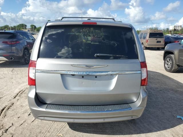 2013 Chrysler Town & Country Touring