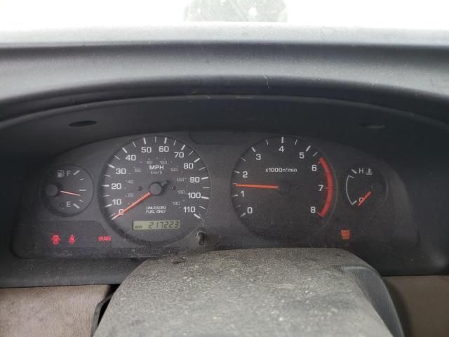 2000 Nissan Frontier Crew Cab XE