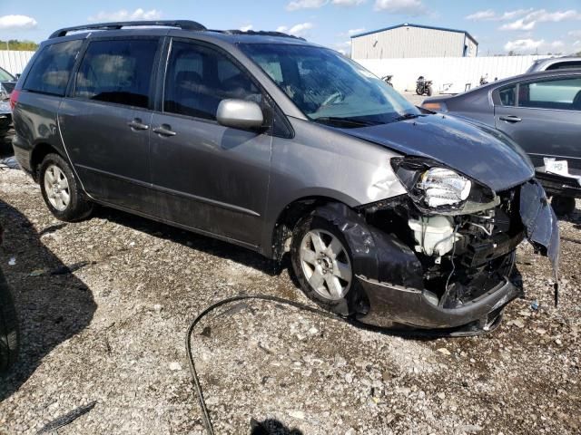 2004 Toyota Sienna XLE