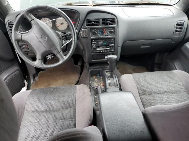 2000 Nissan Pathfinder LE