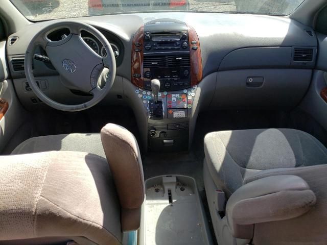 2004 Toyota Sienna XLE