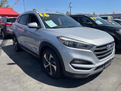 Salvage cars for sale from Copart Bakersfield, CA: 2016 Hyundai Tucson Limited