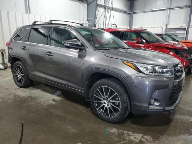 2017 Toyota Highlander SE