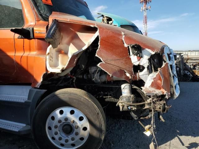 2018 Freightliner Cascadia 126