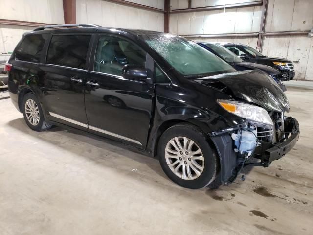 2016 Toyota Sienna XLE