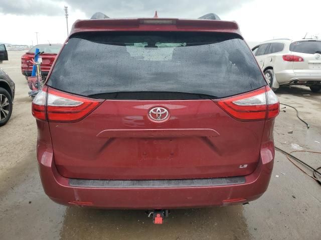 2018 Toyota Sienna LE