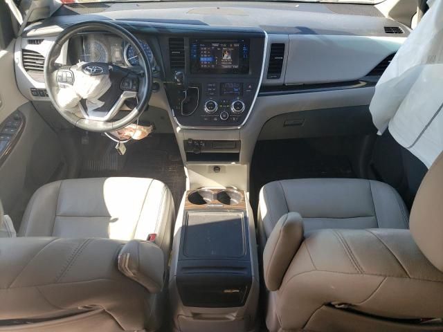 2017 Toyota Sienna XLE