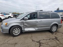 Salvage cars for sale from Copart Woodhaven, MI: 2014 Chrysler Town & Country Touring