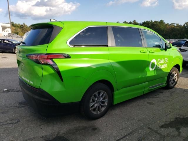 2021 Toyota Sienna LE