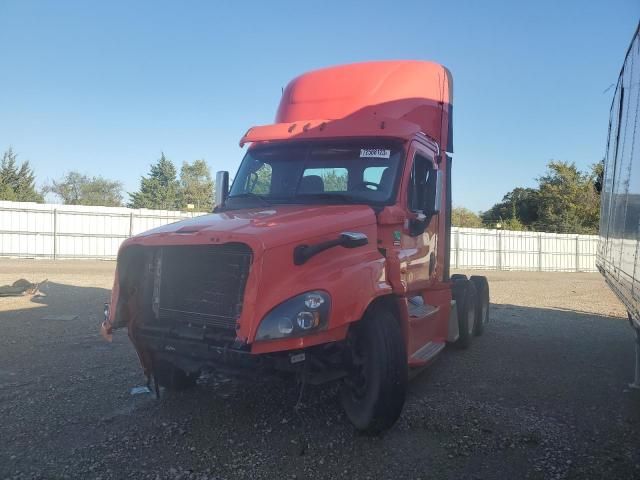 2016 Freightliner Cascadia 125