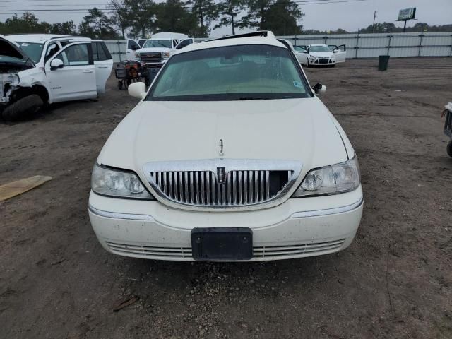 2006 Lincoln Town Car Signature Limited