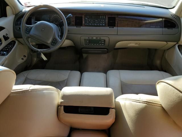 1999 Lincoln Town Car Signature