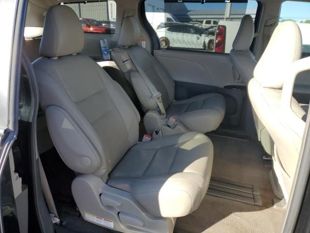 2017 Toyota Sienna XLE