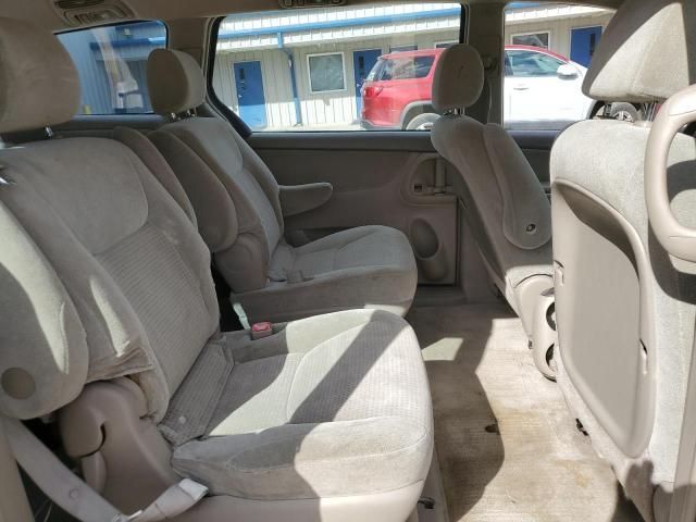 2006 Toyota Sienna CE