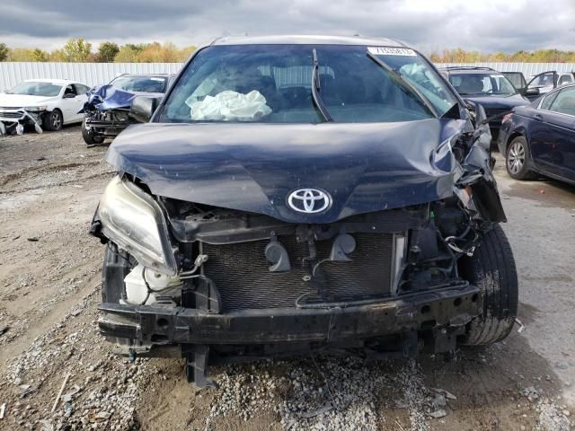 2016 Toyota Sienna SE