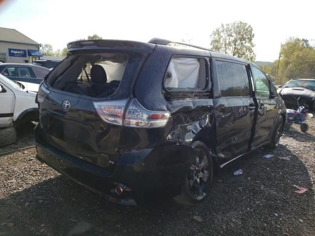 2015 Toyota Sienna Sport