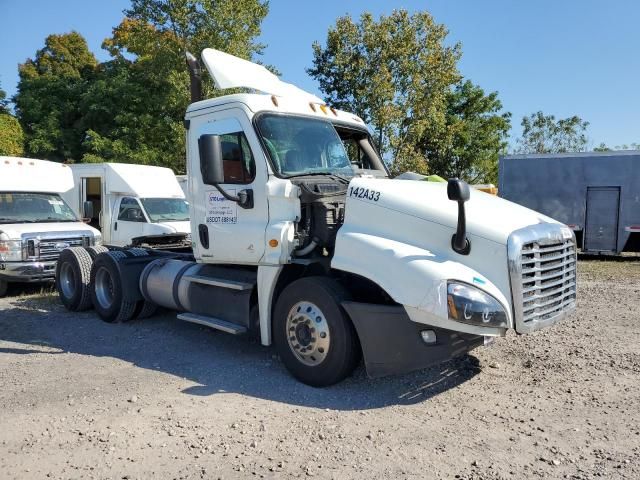 2012 Freightliner Cascadia 125