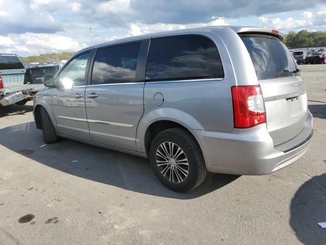 2014 Chrysler Town & Country S