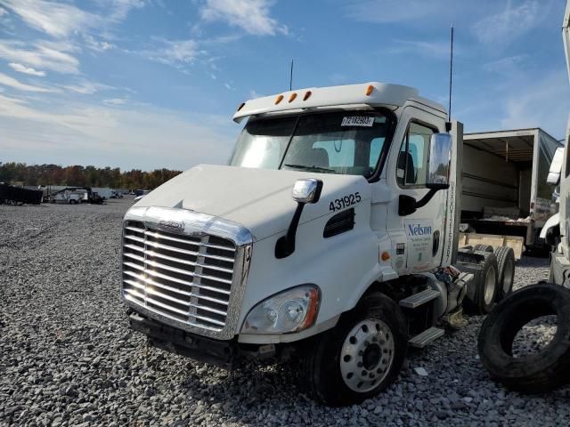 2013 Freightliner Cascadia 113