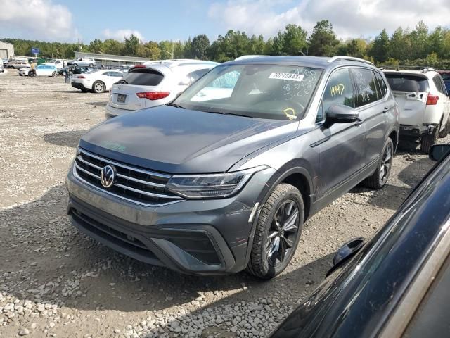 2022 Volkswagen Tiguan SE