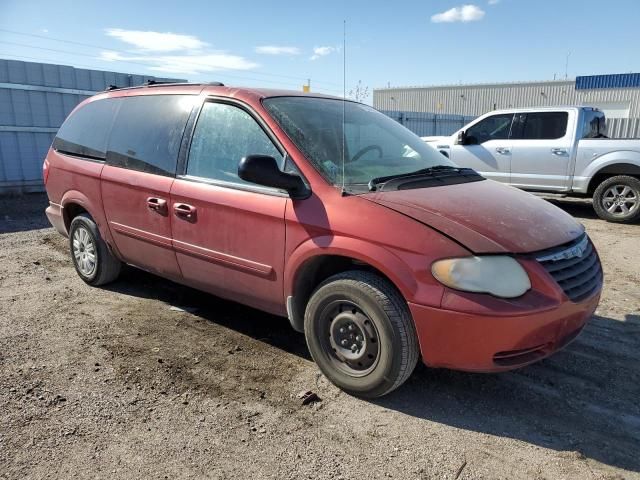 2006 Chrysler Town & Country LX