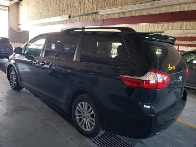 2016 Toyota Sienna XLE