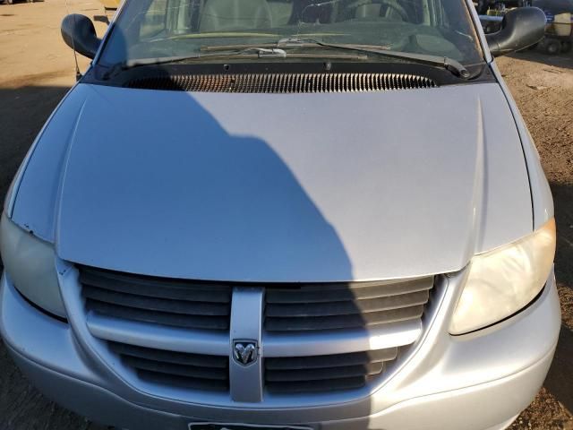 2005 Dodge Grand Caravan SE